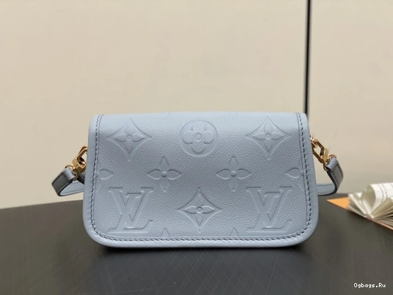 VUITTON Nano Diane-19*10.5*6 CM LOUIS 0413